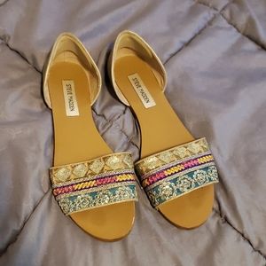 Embroidered sandals 9.5